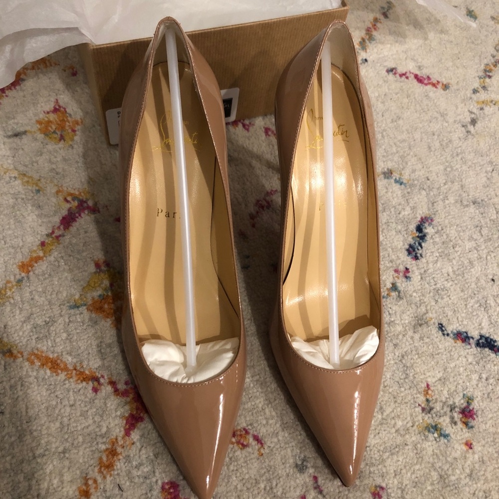 Christian Louboutin Nude Patent Decollette 554 85